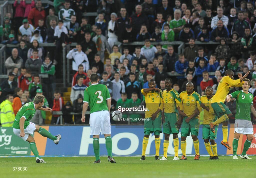 8 September 2009; Liam Lawrence, Republic of Ireland, shoots to score his side's first goal from a free-kick. International Friendly, Republic of Ireland v South Africa, Thomond Park, Limerick. Picture Credit: Diarmuid Greene / SPORTSFILE
