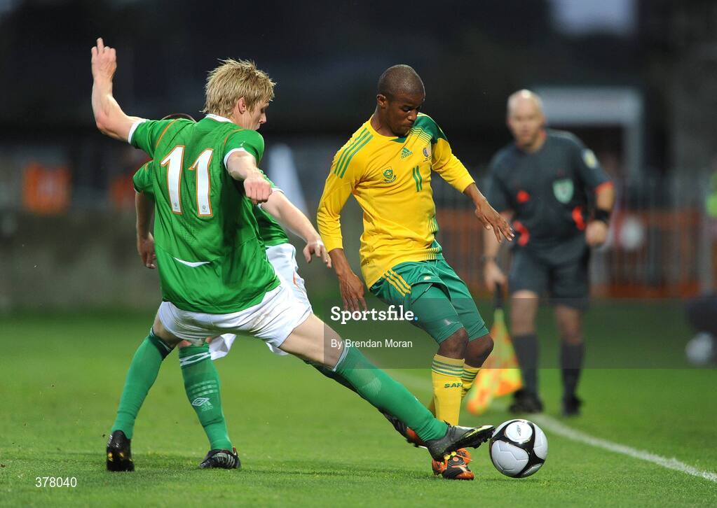 8 September 2009; Elrio van Heerden, South Africa, in action against Andy Keogh, Republic of Ireland. International Friendly, Republic of Ireland v South Africa, Thomond Park, Limerick. Picture Credit: Brendan Moran / SPORTSFILE