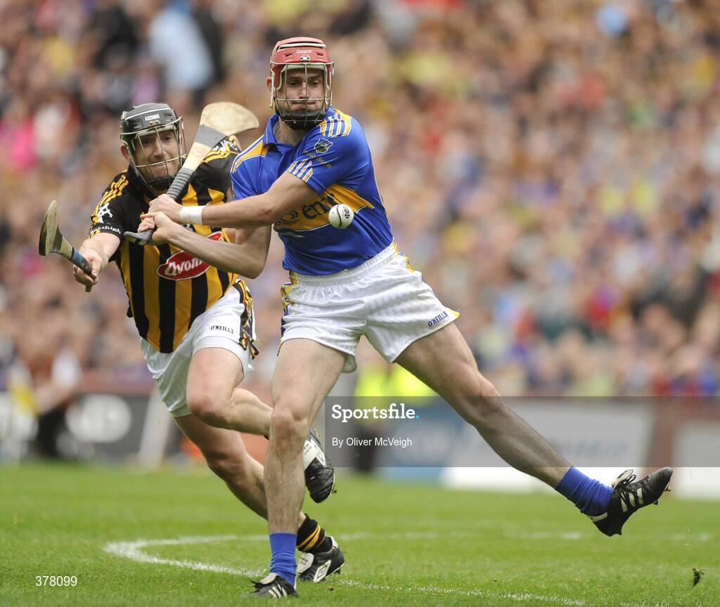 6 September 2009;  Pat Kerwick, Tipperary, in action against Derek Lyng, Kilkenny. GAA Hurling All-Ireland Senior Championship Final, Kilkenny v Tipperary, Croke Park, Dublin. Picture credit: Oliver McVeigh / SPORTSFILE