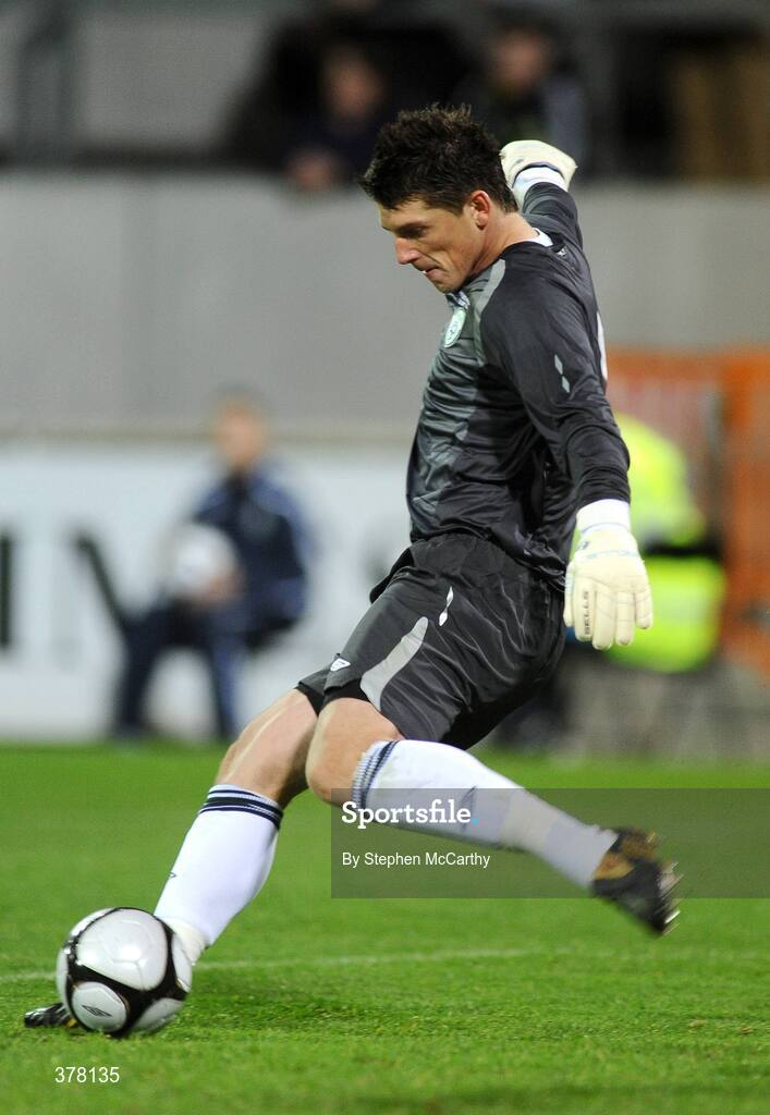 8 September 2009; Keiren Westwood, Republic of Ireland. International Friendly, Republic of Ireland v South Africa, Thomond Park, Limerick. Picture credit: Stephen McCarthy / SPORTSFILE