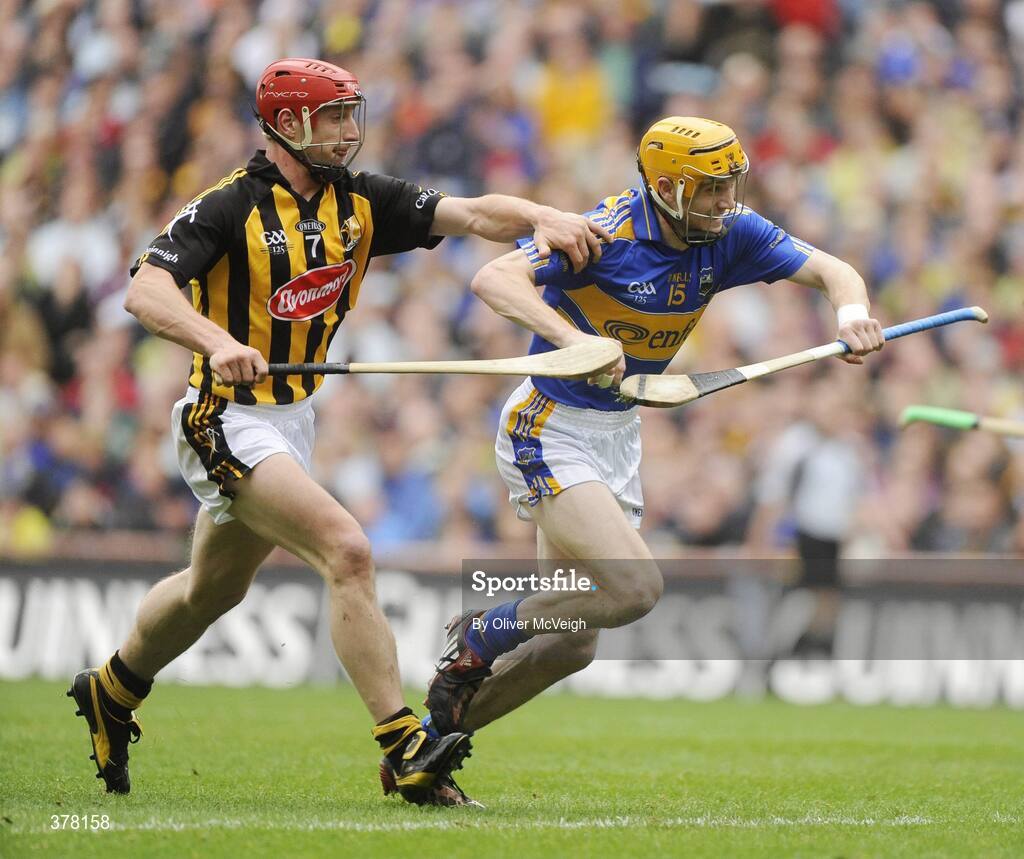 6 September 2009; Lar Corbett, Tipperary, in action against John Tennyson, Kilkenny. GAA Hurling All-Ireland Senior Championship Final, Kilkenny v Tipperary, Croke Park, Dublin. Picture credit: Oliver McVeigh / SPORTSFILE