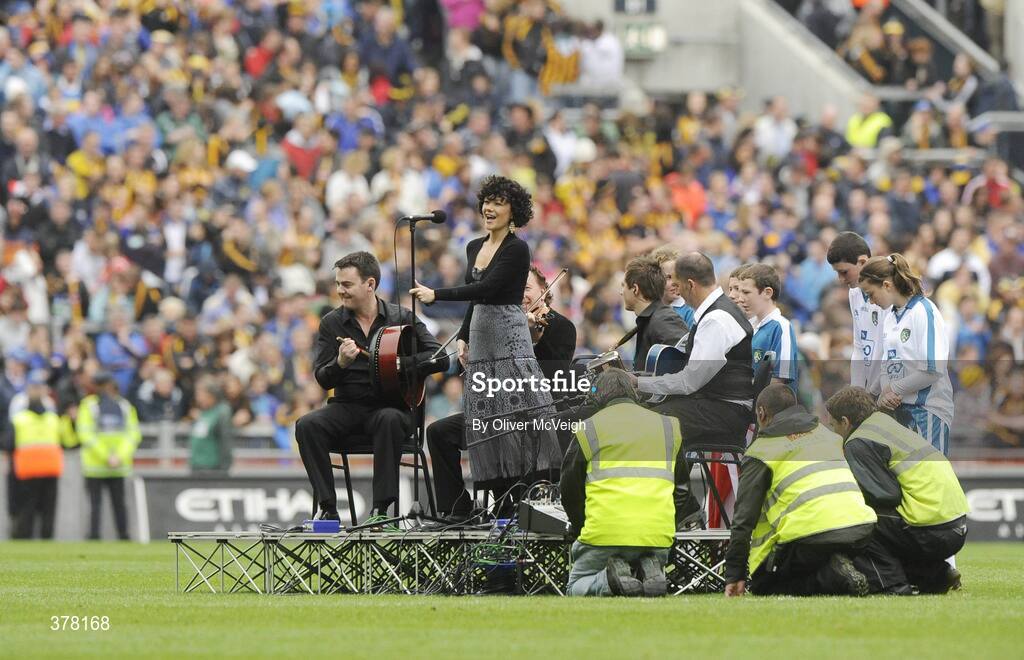 6 September 2009; Frankie Gavin and De Dannan during the half time entertainment. GAA Hurling All-Ireland Senior Championship Final, Kilkenny v Tipperary, Croke Park, Dublin. Picture credit: Oliver McVeigh / SPORTSFILE