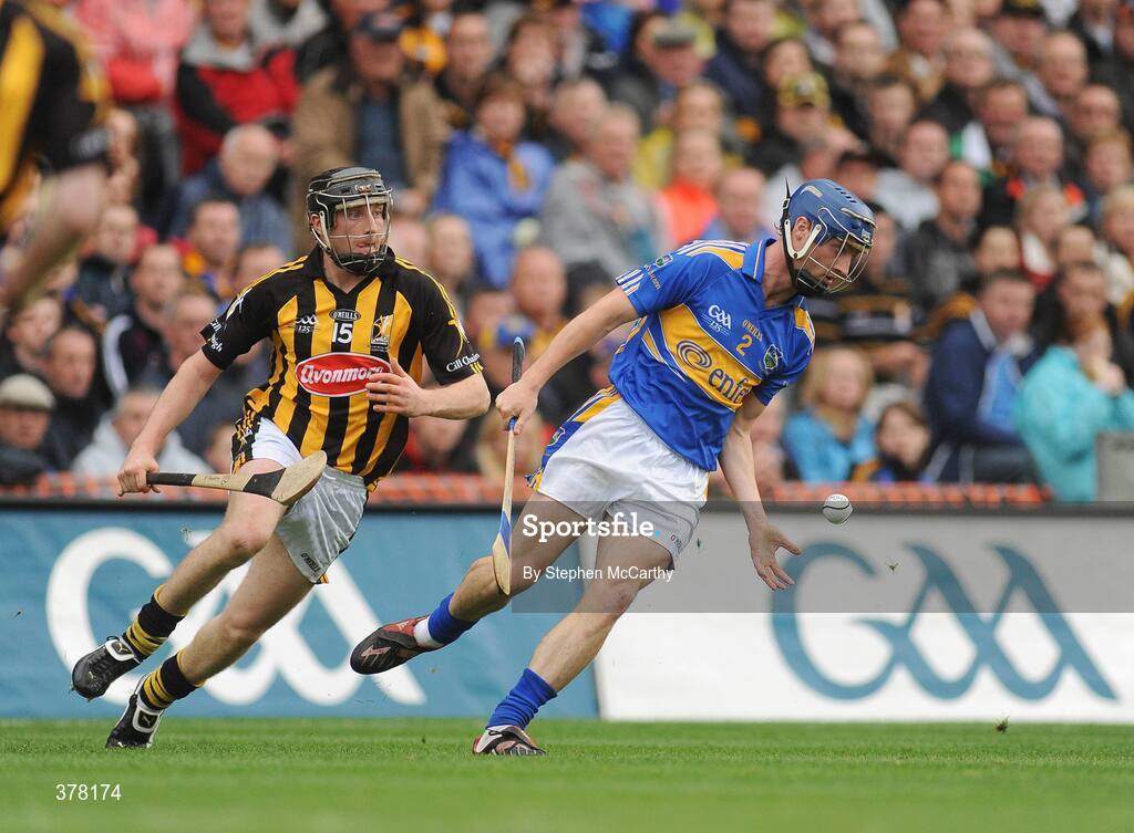6 September 2009; Paddy Stapleton, Tipperary, in action against Aidan Fogarty, Kilkenny. GAA Hurling All-Ireland Senior Championship Final, Kilkenny v Tipperary, Croke Park, Dublin. Picture credit: Stephen McCarthy / SPORTSFILE