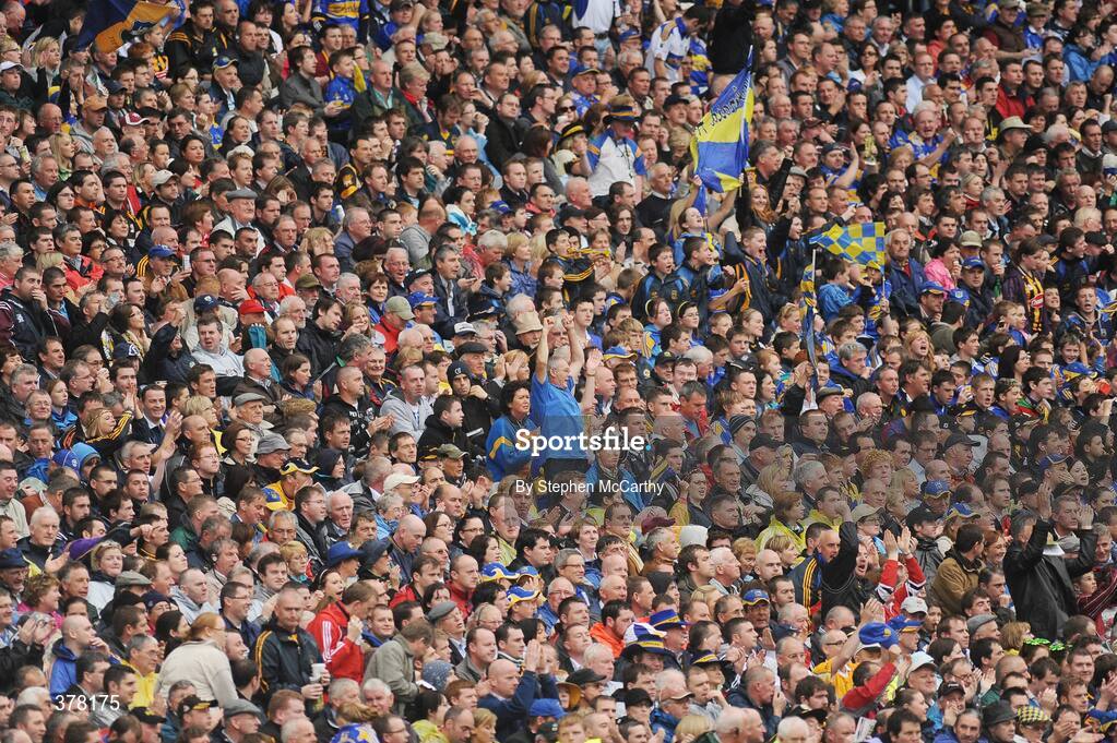 6 September 2009; Supporters watch on during the game. GAA Hurling All-Ireland Senior Championship Final, Kilkenny v Tipperary, Croke Park, Dublin. Picture credit: Stephen McCarthy / SPORTSFILE
