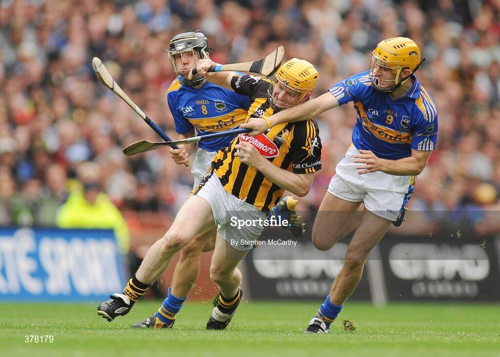 6 September 2009; Richie Power, Kilkenny, in action against James Woodlock, left, and Shane McGrath, Tipperary. GAA Hurling All-Ireland Senior Championship Final, Kilkenny v Tipperary, Croke Park, Dublin. Picture credit: Stephen McCarthy / SPORTSFILE