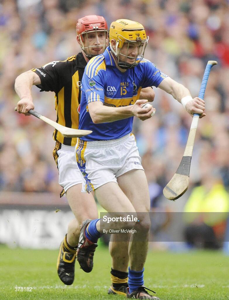 6 September 2009; Lar Corbett, Tipperary, in action against John Tennyson, Kilkenny. GAA Hurling All-Ireland Senior Championship Final, Kilkenny v Tipperary, Croke Park, Dublin. Picture credit: Oliver McVeigh / SPORTSFILE