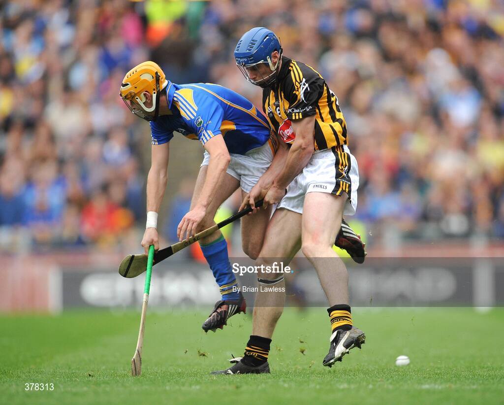 6 September 2009; Brian Hogan, Kilkenny, in action against Seamus Callanan, Tipperary. GAA Hurling All-Ireland Senior Championship Final, Kilkenny v Tipperary, Croke Park, Dublin. Picture credit: Brian Lawless / SPORTSFILE