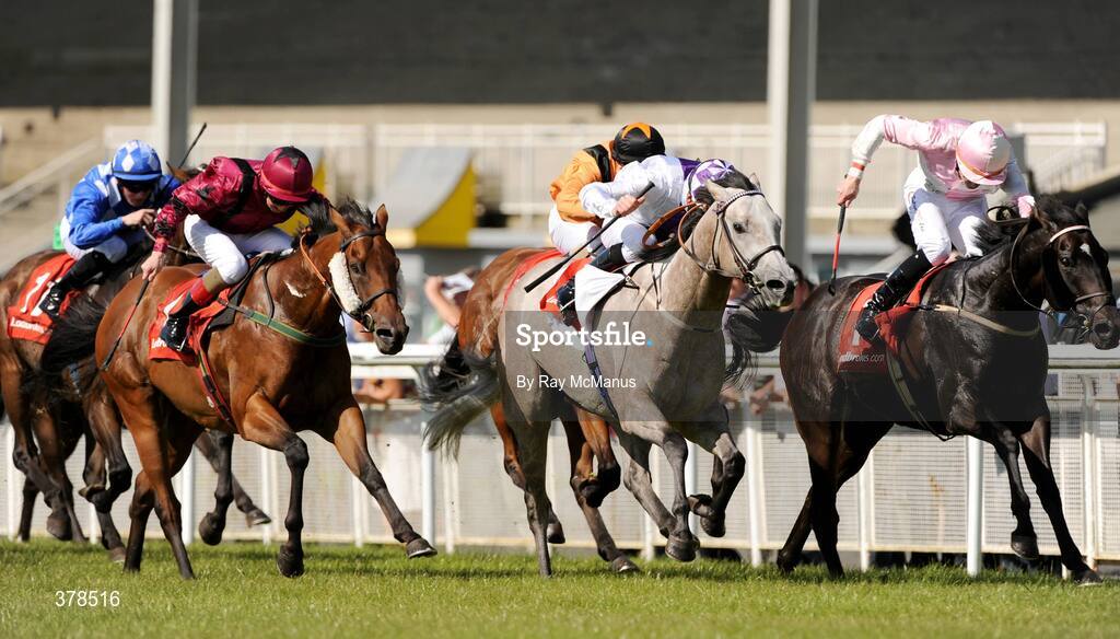12 September 2009; Pat Smullen on Irish Heartbeat, on the rails, wins from Sioduill, with Kevin Manning up, and Six of Hearts, Martin Harley up, left, on their way to winning The ladbrokes.com Autumn Festival Handicap. The Curragh Racecourse, Co. Kildare. Picture credit: Ray McManus / SPORTSFILE
