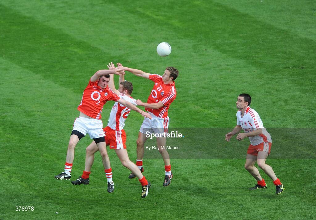 23 August 2009; Donncha O'Connor and John Hayes, right, Cork, in action against Sean O'Neill and Ryan McMenamin, right, Tyrone. GAA Football All-Ireland Senior Championship Semi-Final, Tyrone v Cork, Croke Park, Dublin. Picture credit: Ray McManus / SPORTSFILE