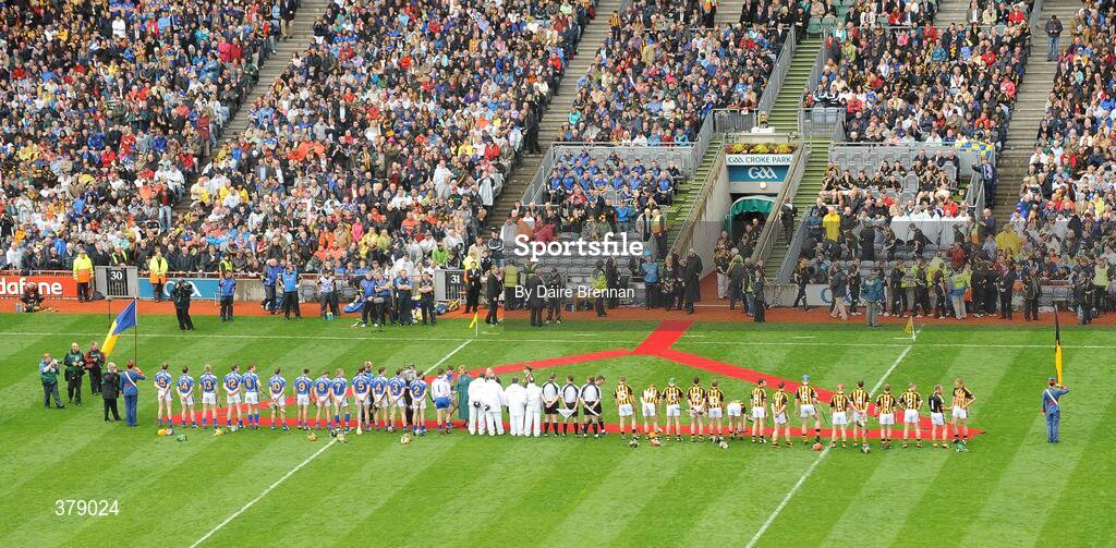 6 September 2009; President Mary McAleese gets introduced to the Tipperary team by Conor O'Mahony before the game. GAA Hurling All-Ireland Senior Championship Final, Kilkenny v Tipperary, Croke Park, Dublin. Picture credit: Daire Brennan / SPORTSFILE