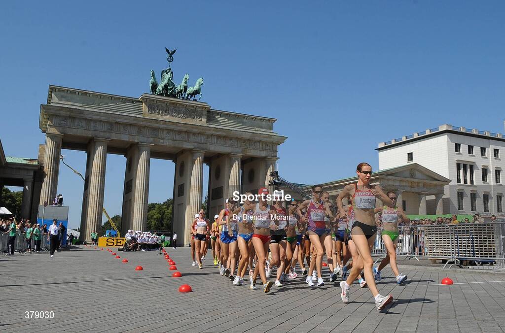 16 August 2009; A general view of the Women's 20K Final as it passes the Brandenburg Gate.12th IAAF World Championships in Athletics, Berlin, Germany. Picture credit: Brendan Moran  / SPORTSFILE