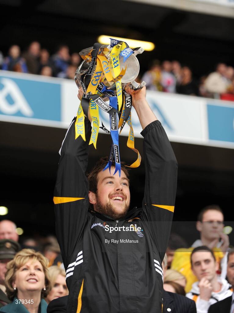 6 September 2009; Kikenny's Sean Cummins lifts the Liam MacCarthy Cup. GAA Hurling All-Ireland Senior Championship Final, Kilkenny v Tipperary, Croke Park, Dublin. Picture credit: Ray McManus / SPORTSFILE
