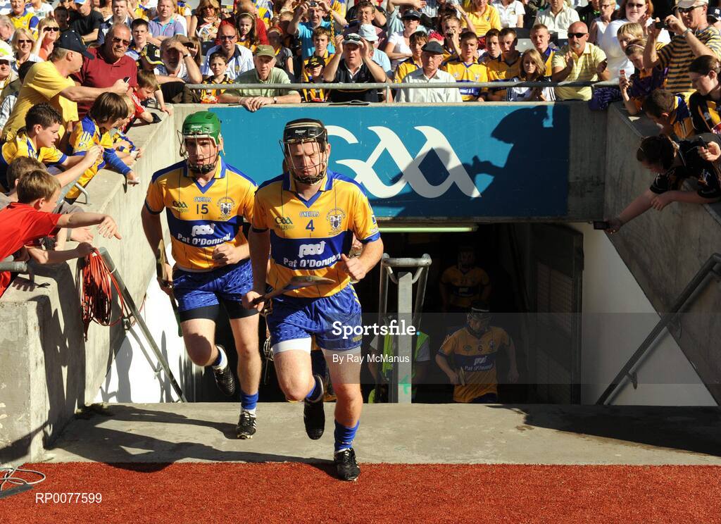 13 September 2009; The Clare players make their way onto the pitch before the game. Bord Gais Energy GAA All-Ireland U21 Hurling Championship Final, Clare v Kilkenny, Croke Park, Dublin. Picture credit: Ray McManus / SPORTSFILE