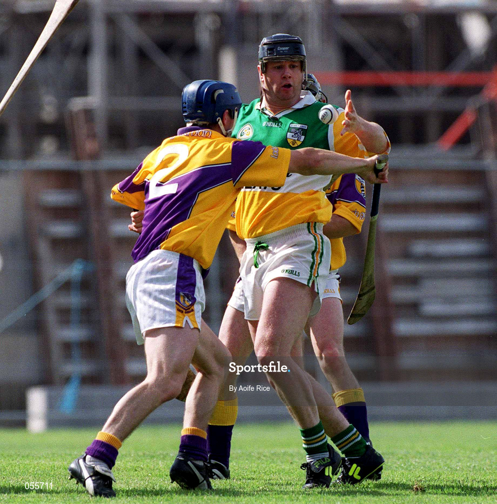 18 June 2000; Joe Errity of Offaly in action against Colm Kehoe of Wexford during the Guinness Leinster Senior Hurling Championship Semi-Final match between Offaly and Wexford at Croke Park in Dublin. Photo by Aoife Rice/Sportsfile