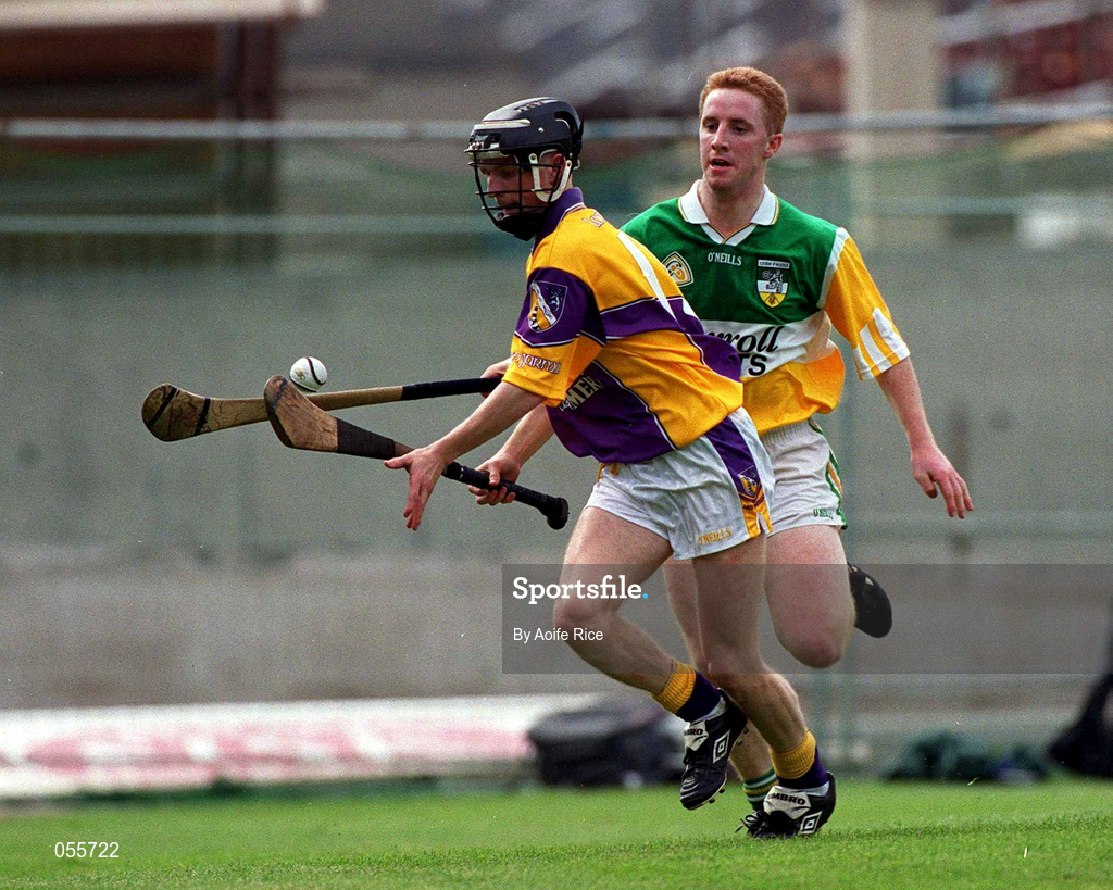 18 June 2000; Chris McGrath of Wexford in action against Simon Whelahan of Offaly during the Guinness Leinster Senior Hurling Championship Semi-Final match between Offaly and Wexford at Croke Park in Dublin. Photo by Aoife Rice/Sportsfile