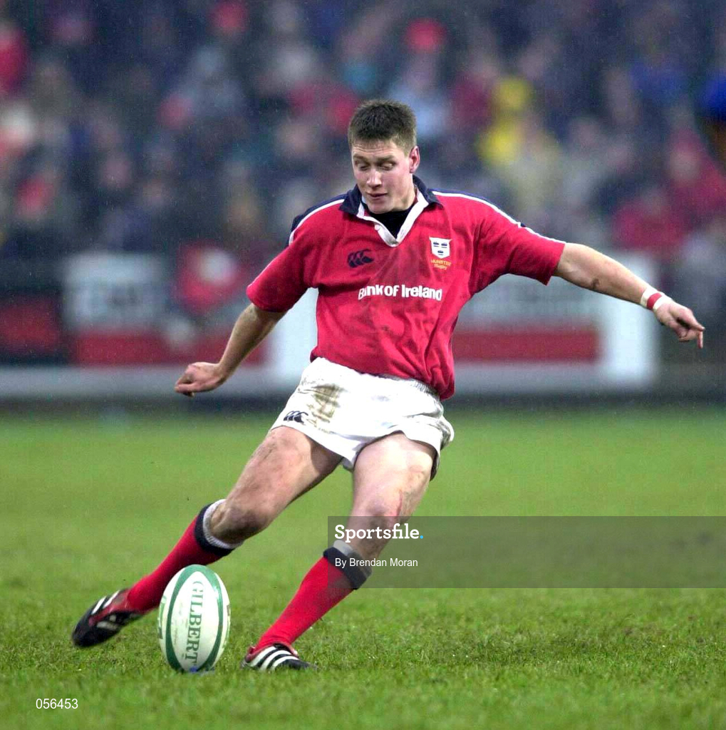 20 January 2001; Ronan O'Gara of Munster during the Heineken Cup Pool 4 Round 6 match between Munster and Castres at Musgrave Park in Cork Photo by Brendan Moran/Sportsfile
