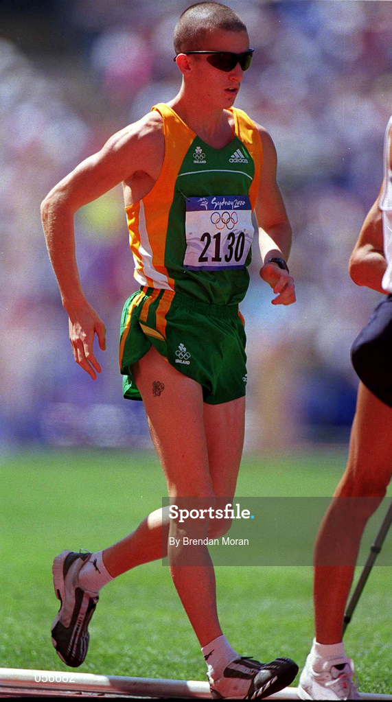22 September 2000; Robert Heffernan of Ireland during the Men's 20km Walk Final at Stadium Australia in Sydney Olympic Park in Sydney, Australia. Photo by Brendan Moran/Sportsfile
