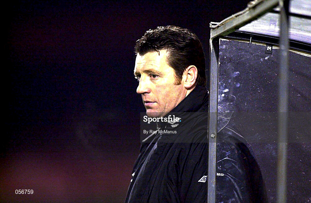 21 December 2000; Bohemians manager Roddy Collins during the Eircom League Premier Division match between Bohemians and Longford Town at Dalymount Park in Dublin. Photo by Ray McManus/Sportsfile