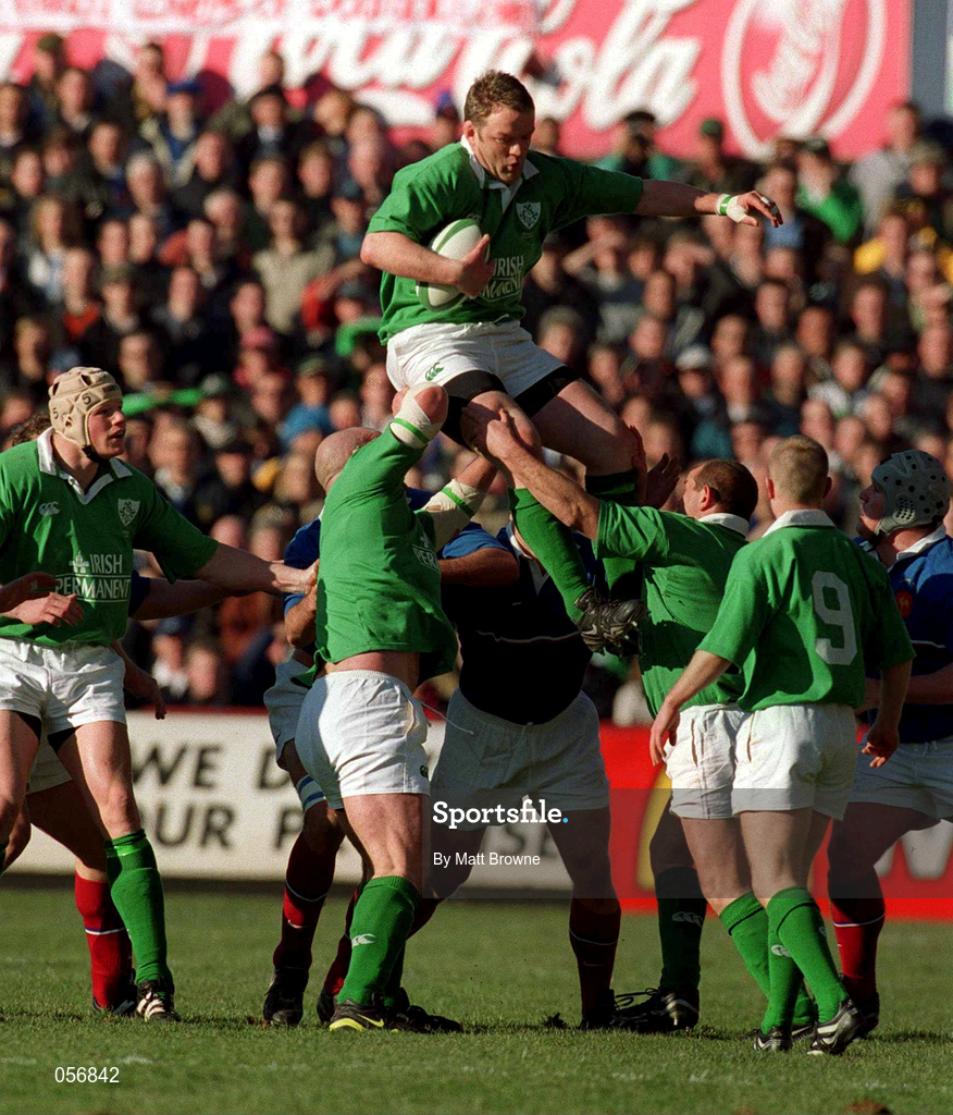 17 February 2001; Mick Galwey of Ireland wins a lineout during the Lloyds TSB Six Nations Rugby Championship match between Ireland and France at Lansdowne Road in Dublin. Photo by Matt Browne/Sportsfile