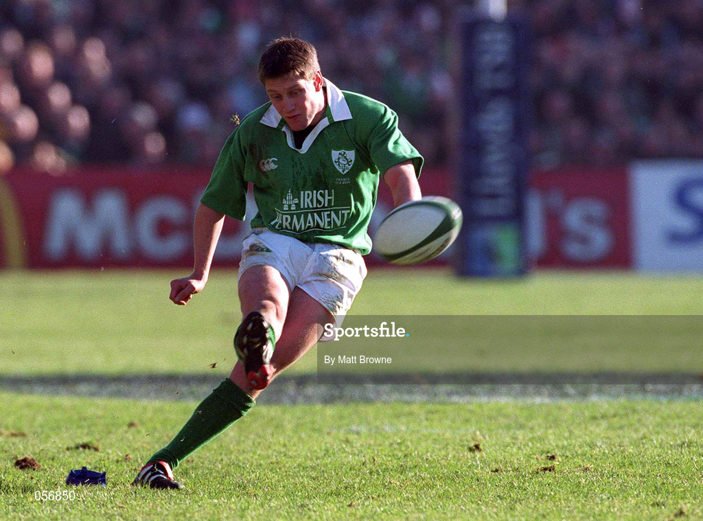 17 February 2001; Ronan O'Gara of Ireland kicks a penalty during the Lloyds TSB Six Nations Rugby Championship match between Ireland and France at Lansdowne Road in Dublin. Photo by Matt Browne/Sportsfile