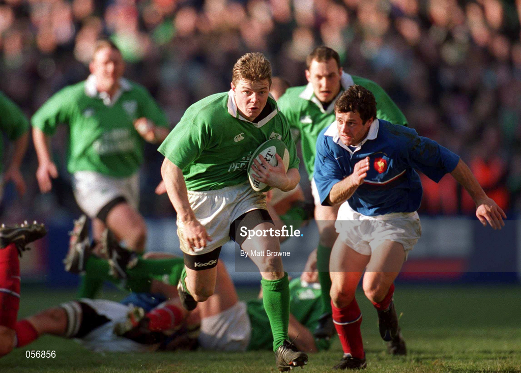 17 February 2001; Brian O'Driscoll of Ireland races clear of Xavier Garbajosa of France during the Lloyds TSB Six Nations Rugby Championship match between Ireland and France at Lansdowne Road in Dublin. Photo by Matt Browne/Sportsfile