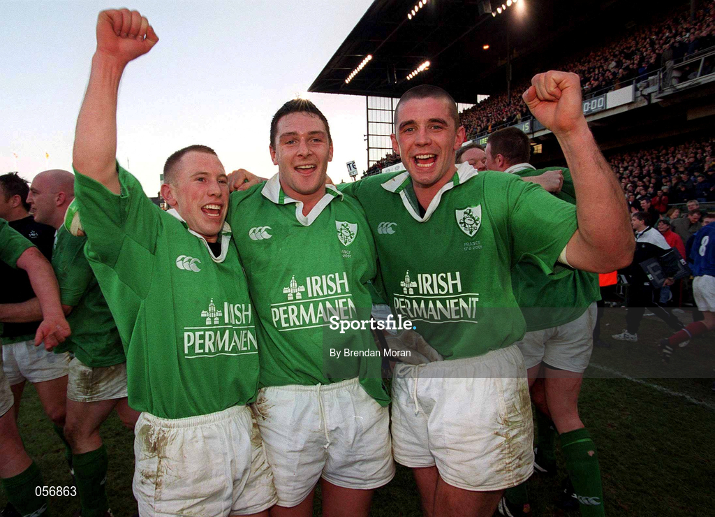 17 February 2001; Ireland players, from left, Peter Stringer, David Wallace and Alan Quinlan celebrate victory after the Lloyds TSB Six Nations Rugby Championship match between Ireland and France at Lansdowne Road in Dublin. Photo by Brendan Moran/Sportsfile