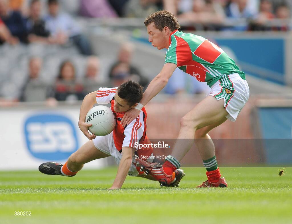 20 September 2009; Robbie Tasker, Armagh, in action against Michael Walsh, Mayo. ESB GAA Football All-Ireland Minor Championship Final, Armagh v Mayo, Croke Park, Dublin. Picture credit: Stephen McCarthy / SPORTSFILE