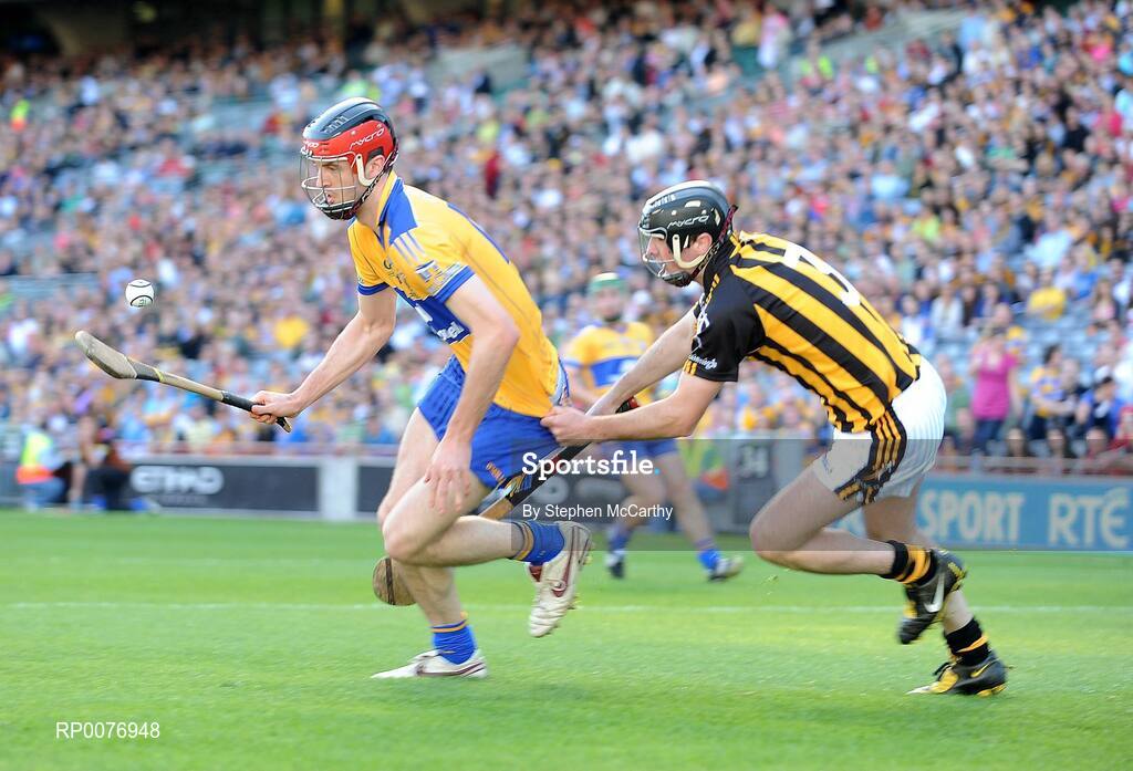 13 September 2009; Darach Honan, Clare, in action against Paddy Nolan, Kilkenny. Bord Gais Energy GAA All-Ireland U21 Hurling Championship Final, Clare v Kilkenny, Croke Park, Dublin. Picture credit: Stephen McCarthy / SPORTSFILE