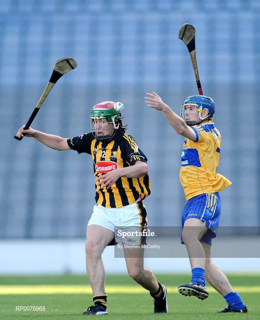 13 September 2009; John Mulhall, Kilkenny, in action against James Gunning, Clare. Bord Gais Energy GAA All-Ireland U21 Hurling Championship Final, Clare v Kilkenny, Croke Park, Dublin. Picture credit: Stephen McCarthy / SPORTSFILE