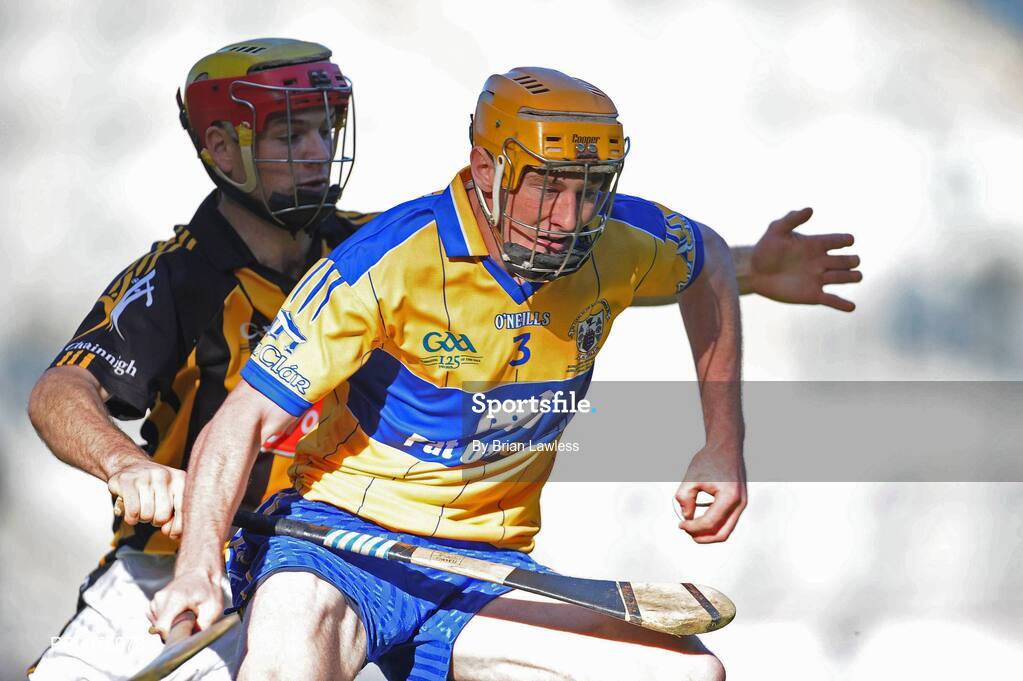13 September 2009; Cian Dillon, Clare, in action against John Joe Farrell, Kilkenny. Bord Gais Energy GAA All-Ireland U21 Hurling Championship Final, Clare v Kilkenny, Croke Park, Dublin. Picture credit: Brian Lawless / SPORTSFILE