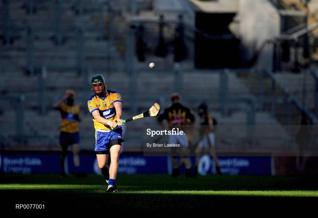 13 September 2009; Clare's Colin Ryan hits a point from a free in the second half. Bord Gais Energy GAA All-Ireland U21 Hurling Championship Final, Clare v Kilkenny, Croke Park, Dublin. Picture credit: Brian Lawless / SPORTSFILE