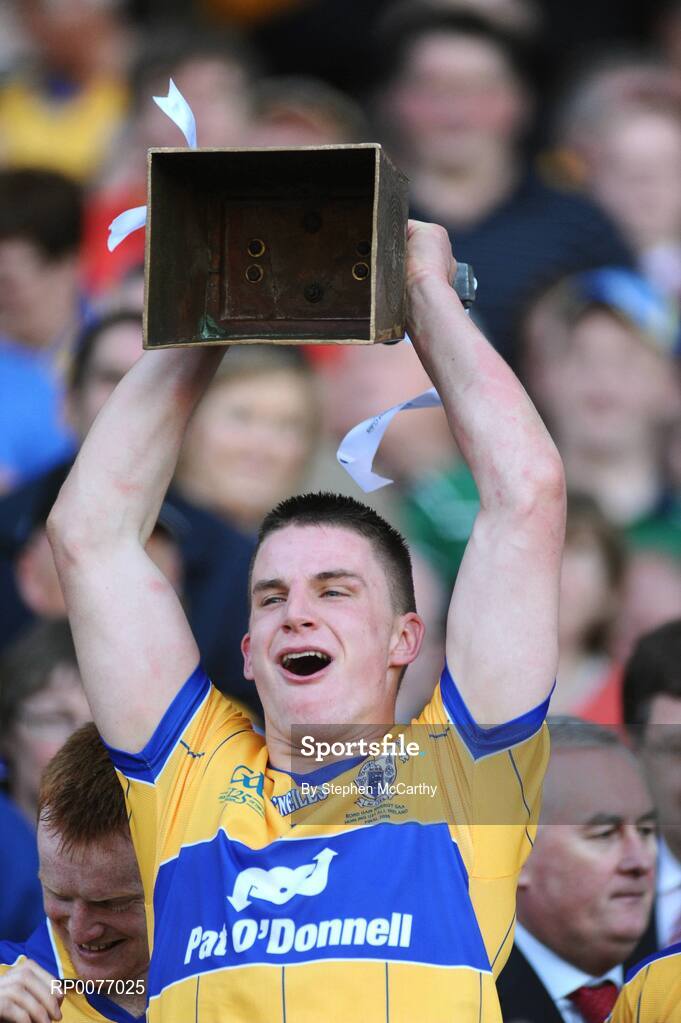 13 September 2009; John Conlon, Clare, lifts the trophy. Bord Gais Energy GAA All-Ireland U21 Hurling Championship Final, Clare v Kilkenny, Croke Park, Dublin. Picture credit: Stephen McCarthy / SPORTSFILE