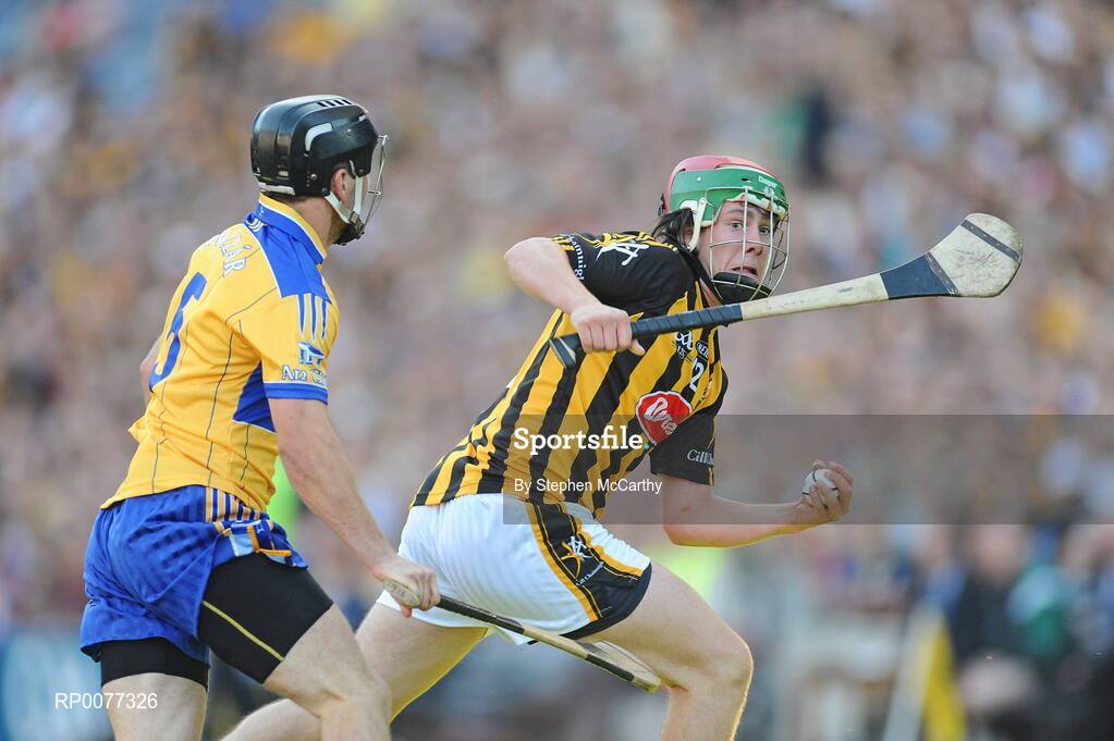 13 September 2009; John Mulhall, Kilkenny, in action against Domhall O'Donovan, Clare. Bord Gais Energy GAA All-Ireland U21 Hurling Championship Final, Clare v Kilkenny, Croke Park, Dublin. Picture credit: Stephen McCarthy / SPORTSFILE