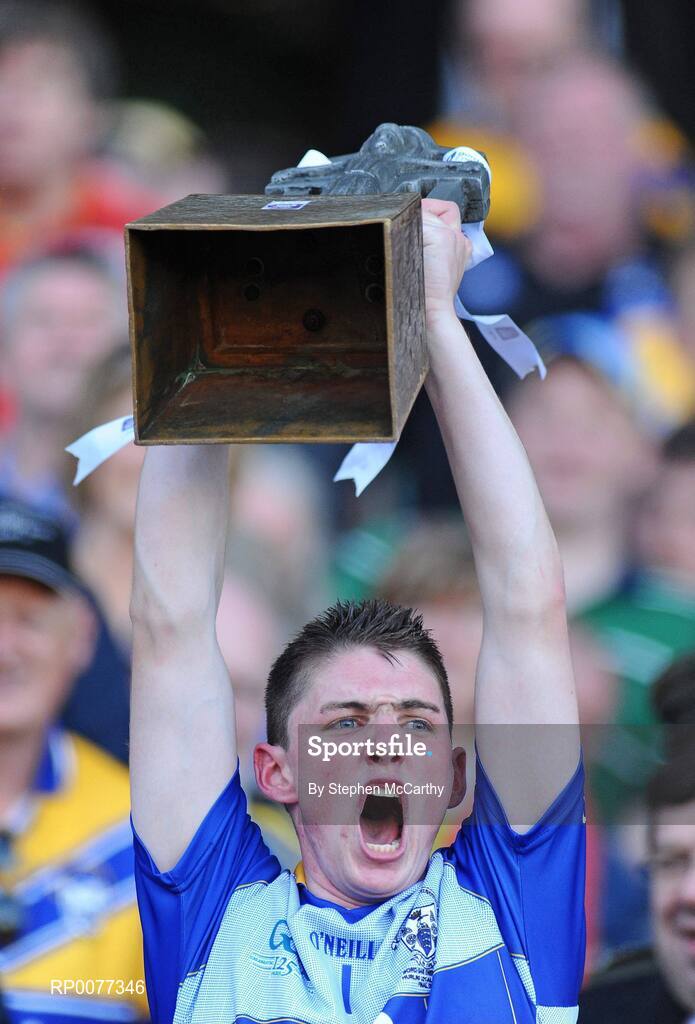 13 September 2009; Donal Tuohy, Clare, lifts the trophy. Bord Gais Energy GAA All-Ireland U21 Hurling Championship Final, Clare v Kilkenny, Croke Park, Dublin. Picture credit: Stephen McCarthy / SPORTSFILE