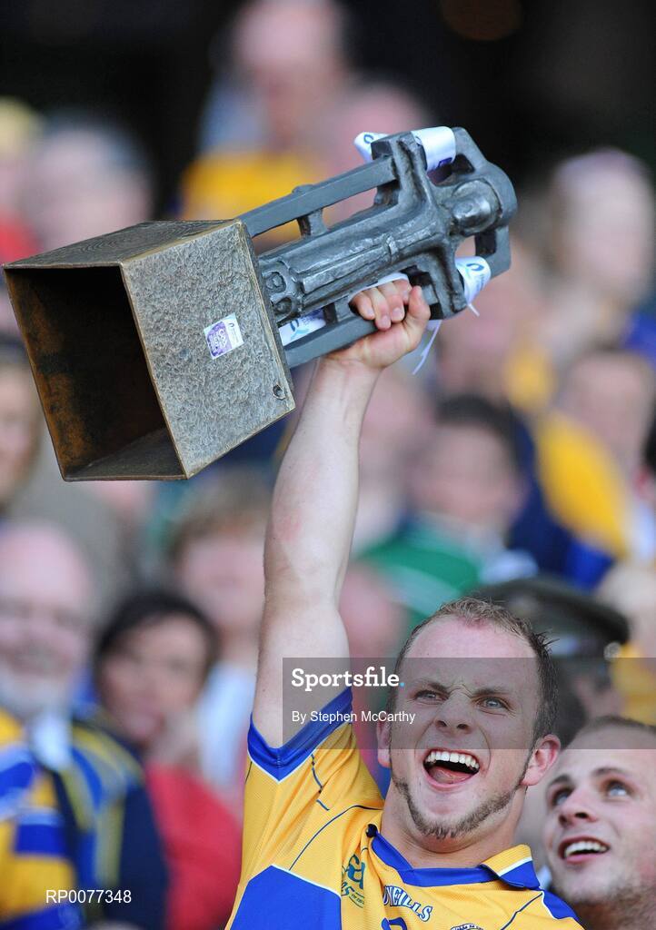 13 September 2009; Cormac O'Donovan, Clare, lifts the trophy. Bord Gais Energy GAA All-Ireland U21 Hurling Championship Final, Clare v Kilkenny, Croke Park, Dublin. Picture credit: Stephen McCarthy / SPORTSFILE