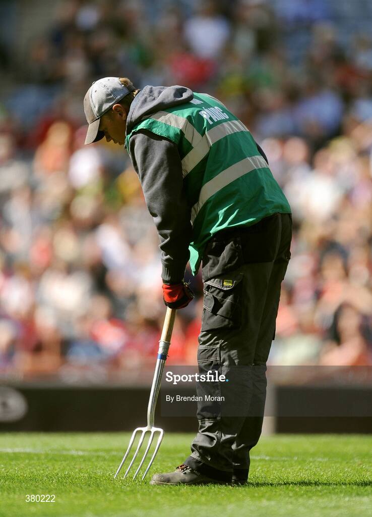 20 September 2009; Ground staff tend to the pitch at half-time. ESB GAA Football All-Ireland Minor Championship Final, Armagh v Mayo, Croke Park, Dublin. Picture credit: Brendan Moran / SPORTSFILE