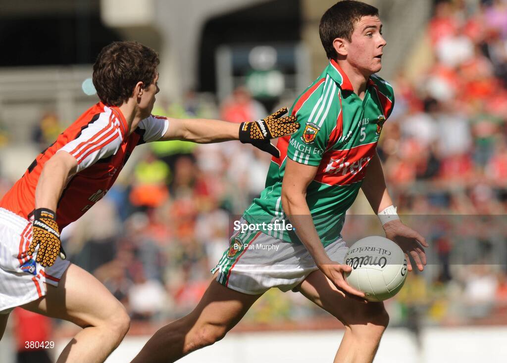 20 September 2009; Ciaran Charlton, Mayo, in action against Kevin Nugent, Armagh. ESB GAA Football All-Ireland Minor Championship Final, Armagh v Mayo, Croke Park, Dublin. Picture credit: Pat Murphy / SPORTSFILE