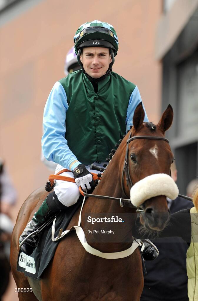 5 September 2009; Green Utopia, with Damien Moran up, before the Irish Independent European Breeders Fund Fillies Maiden. Leopardstown Racecourse, Dublin. Picture credit: Pat Murphy / SPORTSFILE