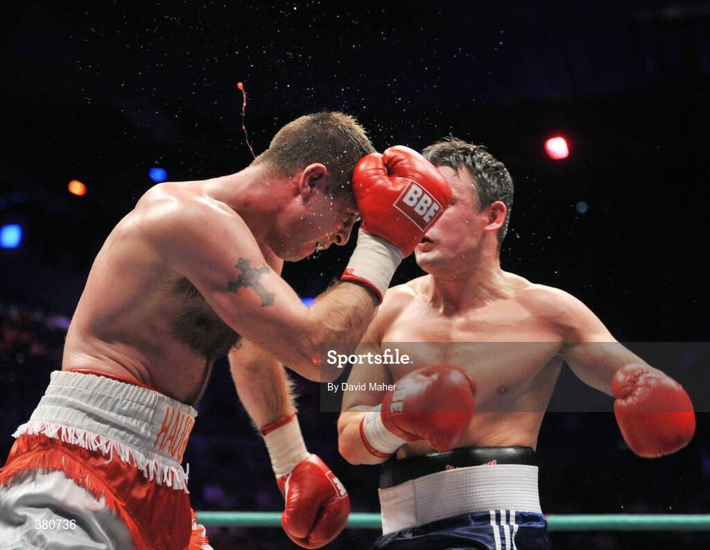 26 September 2009; Stephen Haughian, left, in action against Albert Starikov during their International Welterweight bout. Hunky Dorys Fight Night Undercard, The O2, Dublin. Picture credit: David Maher / SPORTSFILE