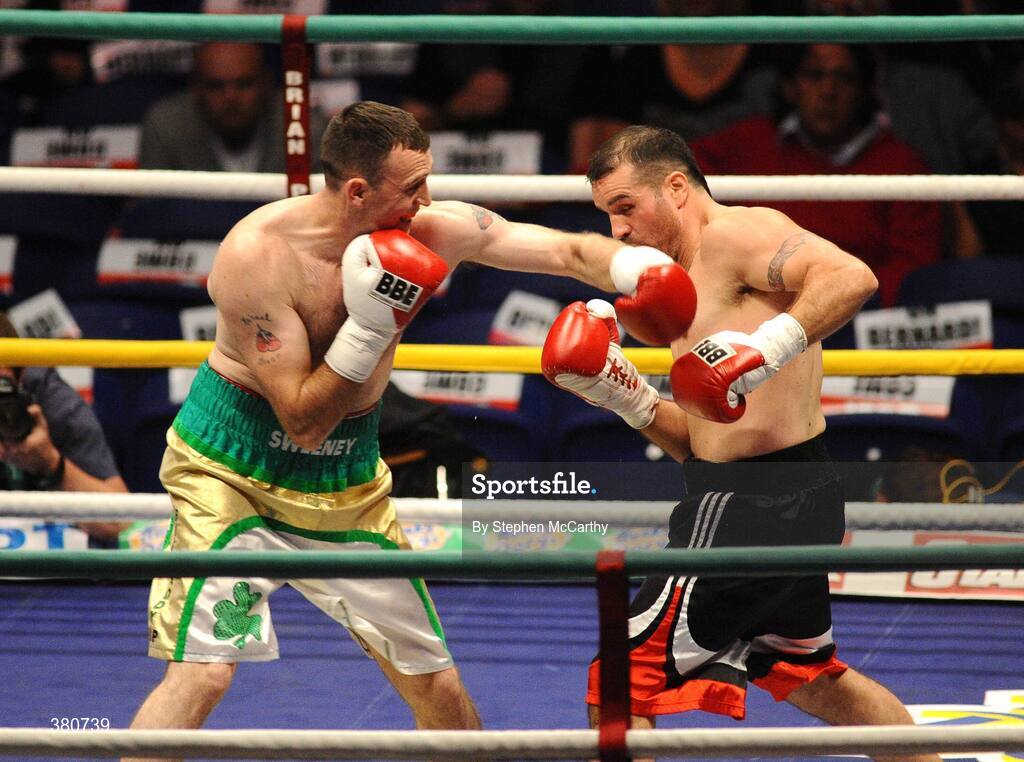 26 September 2009; Michael Sweeney, left, in action against Jamie Power during their International Light Heavyweight bout. Hunky Dorys Fight Night Undercard, The O2, Dublin. Picture credit: Stephen McCarthy / SPORTSFILE