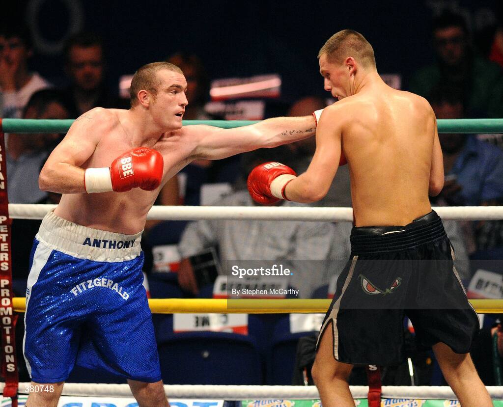 26 September 2009; Anthony Fitzgerald, left, in action against Tadas Jonkus during the third round of their International Middleweight bout. Hunky Dorys Fight Night Undercard, The O2, Dublin. Picture credit: Stephen McCarthy / SPORTSFILE