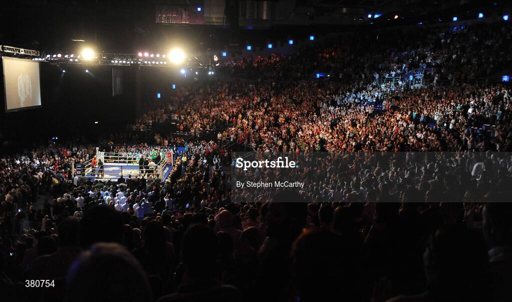 26 September 2009; A general view of a minute's applause for the late Olympic gold medalist, Darren Sutherland. Hunky Dorys Fight Night Undercard, The O2, Dublin. Picture credit: Stephen McCarthy / SPORTSFILE