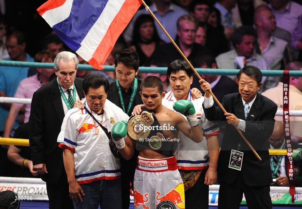 26 September 2009; Poonsawat Kratingdaenggym celebrates his victory over Bernard Dunne to win the WBA World Super Bantamweight title. Hunky Dorys World Title Fight Night, Bernard Dunne v Poonsawat Kratingdaenggym, The O2, Dublin. Picture credit: Stephen McCarthy / SPORTSFILE