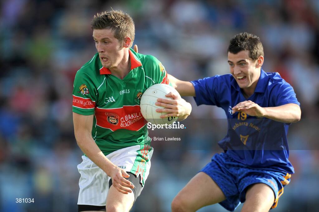 27 September 2009; Conor McManus, Clonakilty, in action against Ross O'Dwyer, St. Finbarr's. Cork County Senior Football Final, St. Finbarr's v Clonakilty, Páirc Uí Chaoimh, Cork. Picture credit: Brian Lawless / SPORTSFILE
