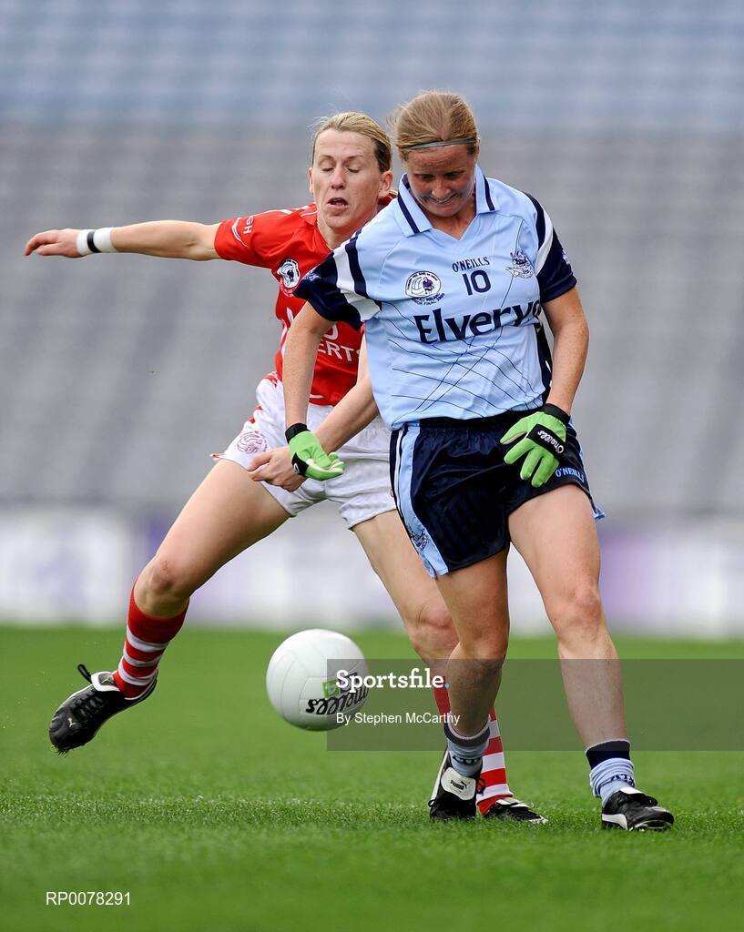 27 September 2009; Mary Nevin, Dublin, in action against Mary O'Connor, Cork. TG4 All-Ireland Ladies Football Senior Championship Final, Cork v Dublin, Croke Park, Dublin. Picture credit: Stephen McCarthy / SPORTSFILE