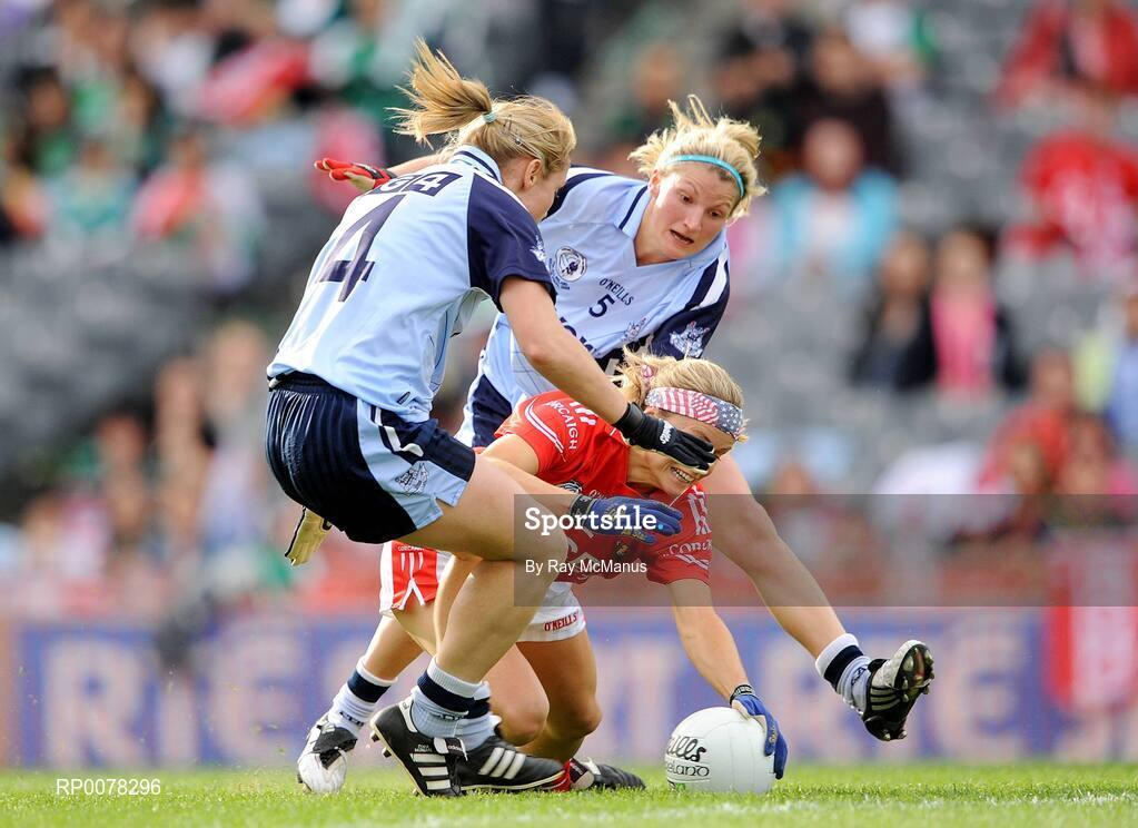 27 September 2009; Amy O'Shea, Cork, in action against Maria Kavanagh, left, and Colleen Barrett, Dublin. TG4 All-Ireland Ladies Football Senior Championship Final, Cork v Dublin, Croke Park, Dublin. Picture credit: Ray McManus / SPORTSFILE
