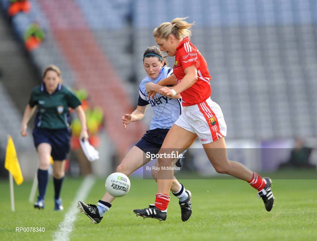 27 September 2009; Lyndsey Davey, Dublin, in action against Angela Walsh, Cork. TG4 All-Ireland Ladies Football Senior Championship Final, Cork v Dublin, Croke Park, Dublin. Picture credit: Ray McManus / SPORTSFILE