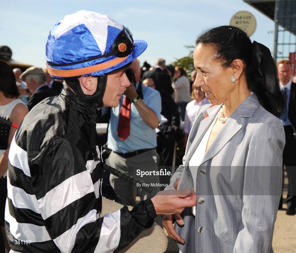 12 September 2009; Jockey Pat Smullen in conversation with Lady O'Reilly after Chilese White had won the Irish National Stud Blandford Stakes. The Curragh Racecourse, Co. Kildare. Picture credit: Ray McManus / SPORTSFILE