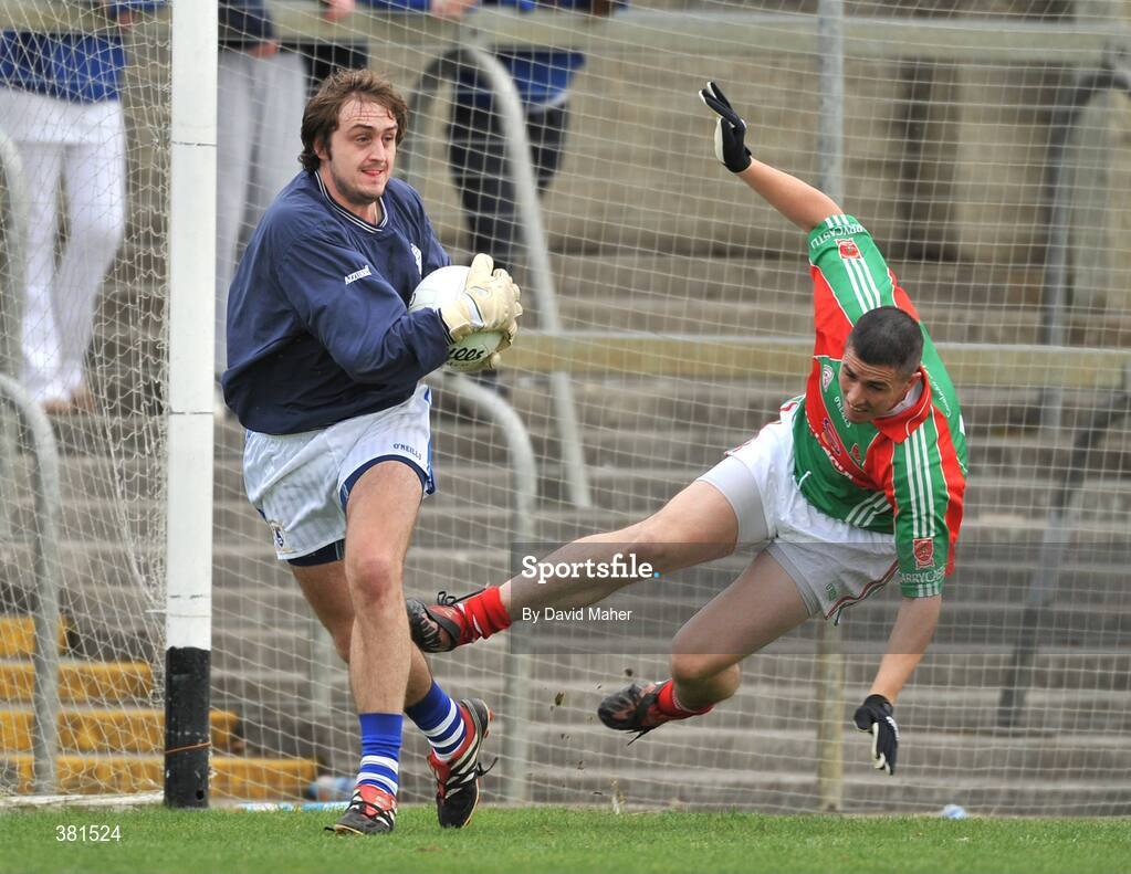 4 October 2009; Stephen Gallagher, St Loman's, Mullingar, in action against Garry Dolan, Garrycastle. Westmeath County Senior Football Final, St Loman's, Mullingar v Garrycastle, Cusack Park, Mullingar, Co. Westmeath. Picture credit: David Maher / SPORTSFILE