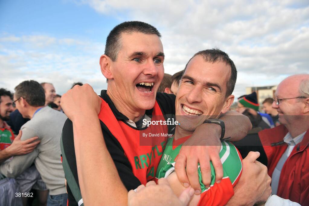 4 October 2009; Dessie Dolan, right, Garrycastle, celebrates with team selector Aidan Dunning. Westmeath County Senior Football Final, St Loman's, Mullingar v Garrycastle, Cusack Park, Mullingar, Co. Westmeath. Picture credit: David Maher / SPORTSFILE